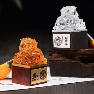 23989_Paperweight_01